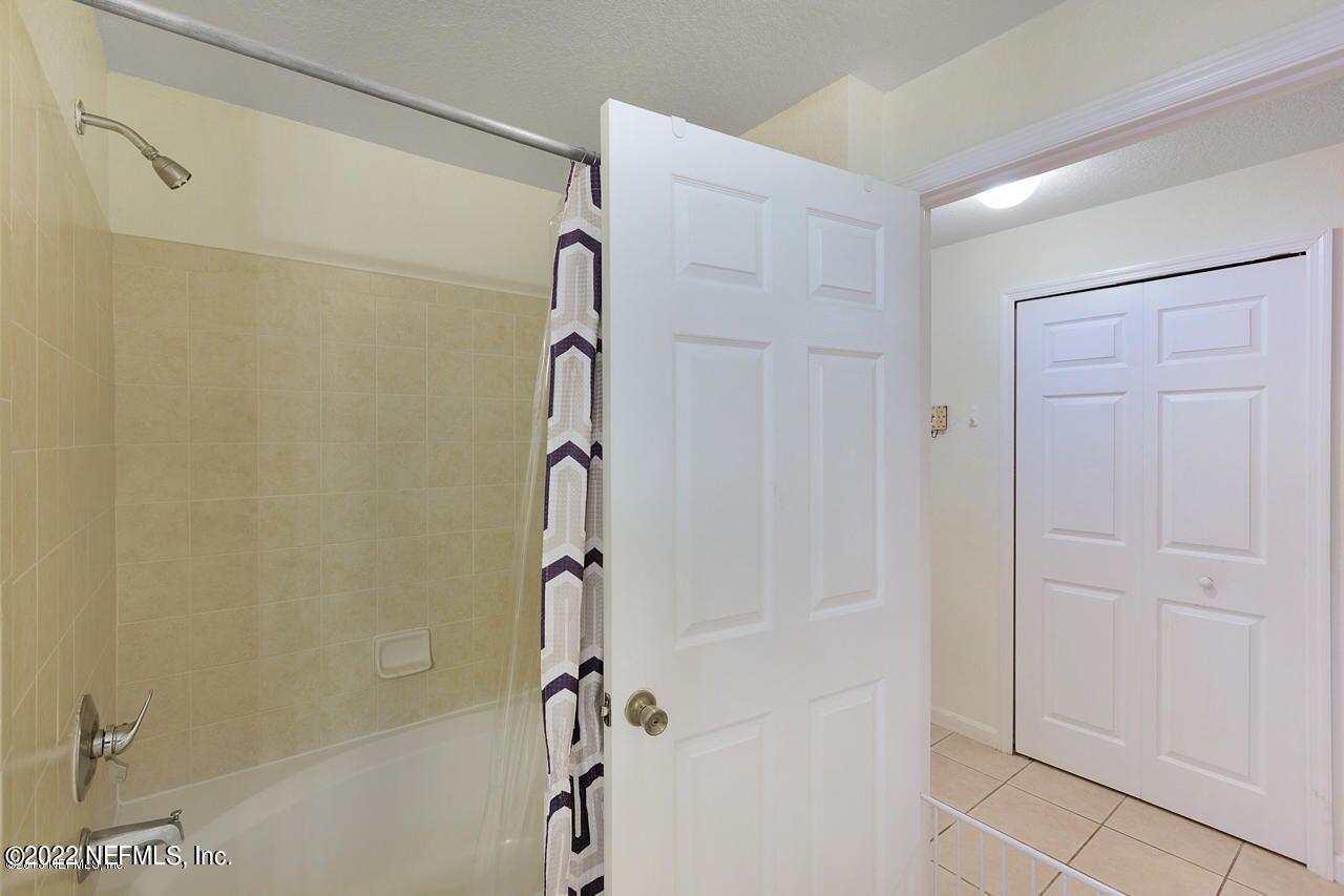 8550 Touchton Road, Unit 522 Jacksonville, FL 32216 - Photo 16 of 23 BATHROOM #2