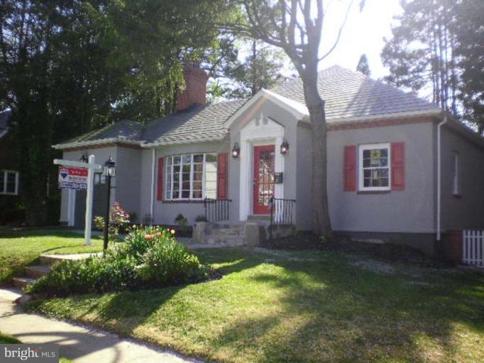16 Dunmore Road Catonsville, MD 21228 - Photo 1 of 17 Stucco & Brick Exterior