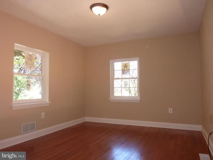 16 Dunmore Road Catonsville, MD 21228 - Photo 11 of 17 Master Bedroom