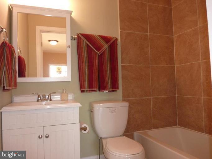 16 Dunmore Road Catonsville, MD 21228 - Photo 12 of 17 Master Bath