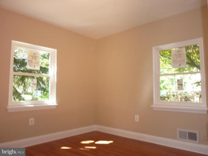 16 Dunmore Road Catonsville, MD 21228 - Photo 13 of 17 Bedroom #2