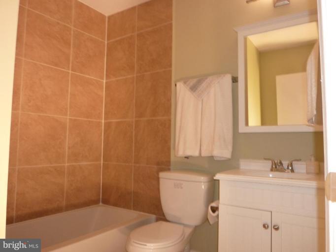 16 Dunmore Road Catonsville, MD 21228 - Photo 14 of 17 Bath #2