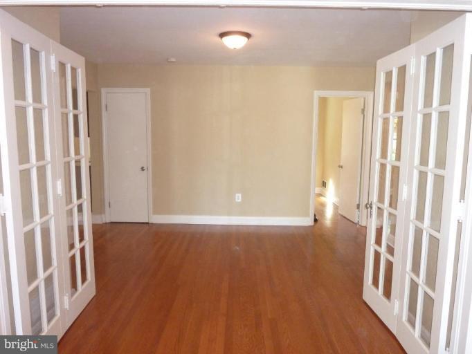 16 Dunmore Road Catonsville, MD 21228 - Photo 6 of 17 Dining Room