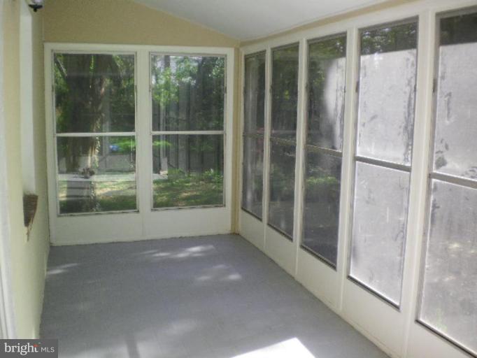 16 Dunmore Road Catonsville, MD 21228 - Photo 7 of 17 Porch
