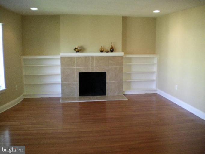 16 Dunmore Road Catonsville, MD 21228 - Photo 8 of 17 Living Room #2