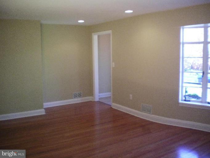 16 Dunmore Road Catonsville, MD 21228 - Photo 9 of 17 Living Room #3