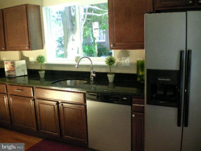 16 Dunmore Road Catonsville, MD 21228 - Photo 10 of 17 Kitchen #2