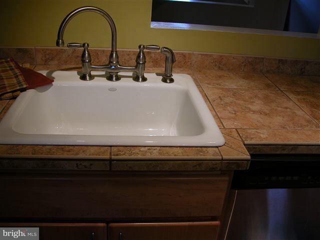 1933 Rudy Road Harrisburg, PA 17104 - Photo 4 of 23 Gallery Image 4