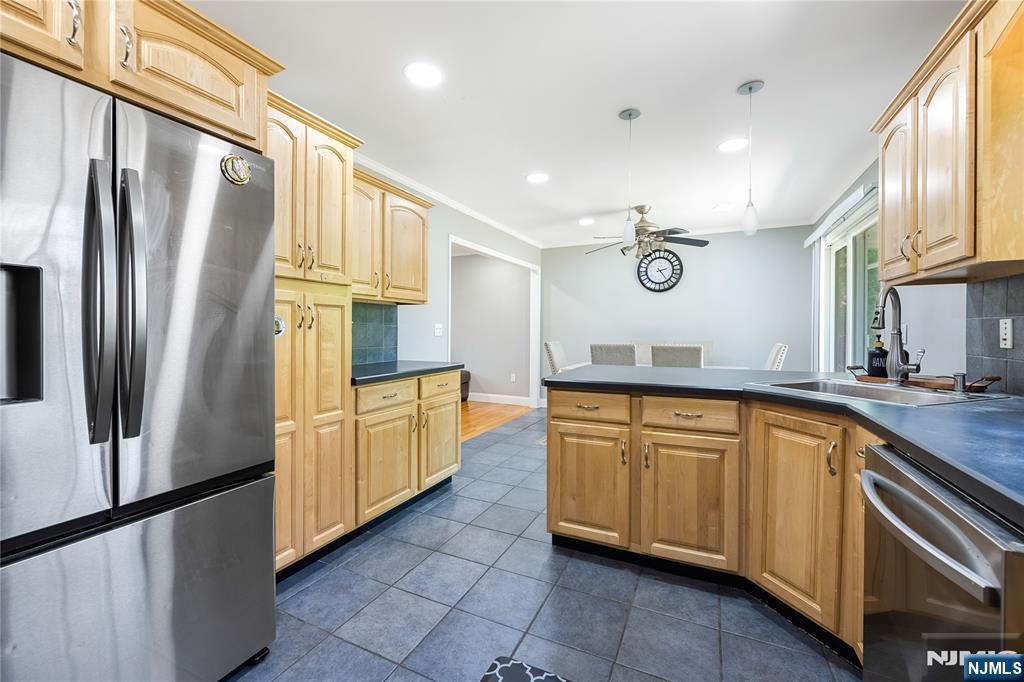 361 Walthery Avenue Ridgewood, NJ 07450 - Photo 14 of 28