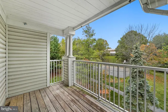 $305,000 | 25910 Ridge Manor Drive, Unit 1000L, Damascus, MD 20872