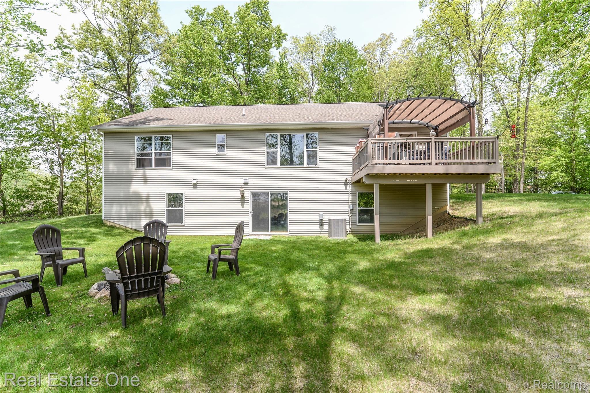 19373 Spears Road Gregory, MI 48137 - Photo 3 of 42 DSC_6.jpg