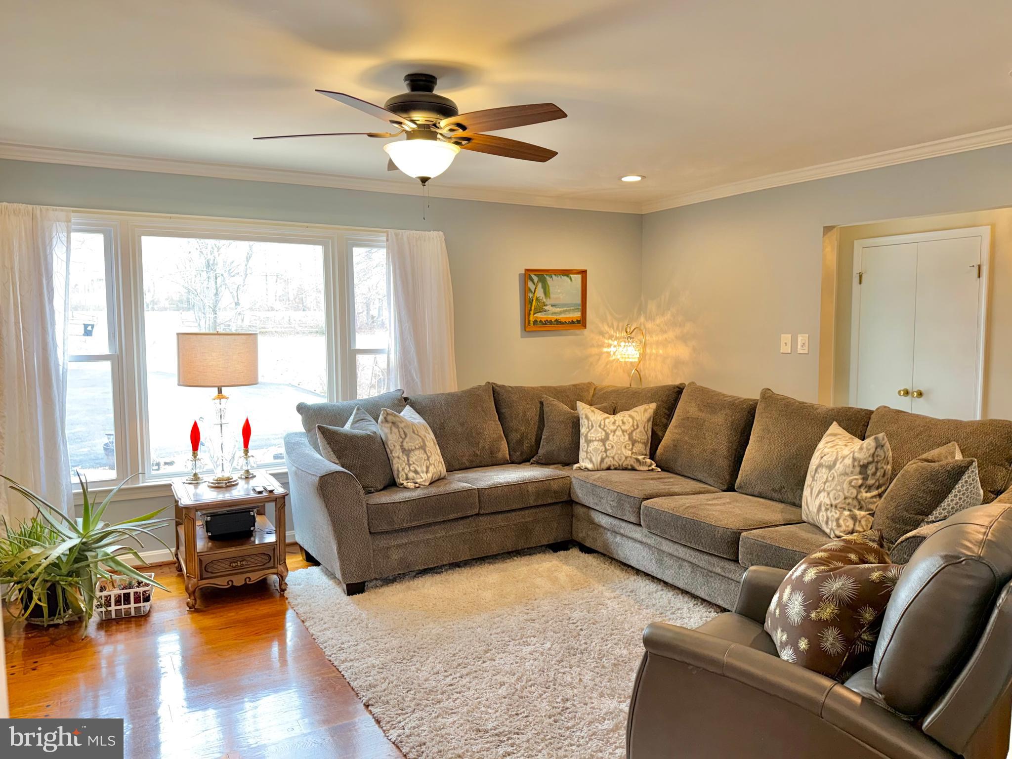 128 Courthouse Road Stafford, VA 22554 - Photo 10 of 37 Living room