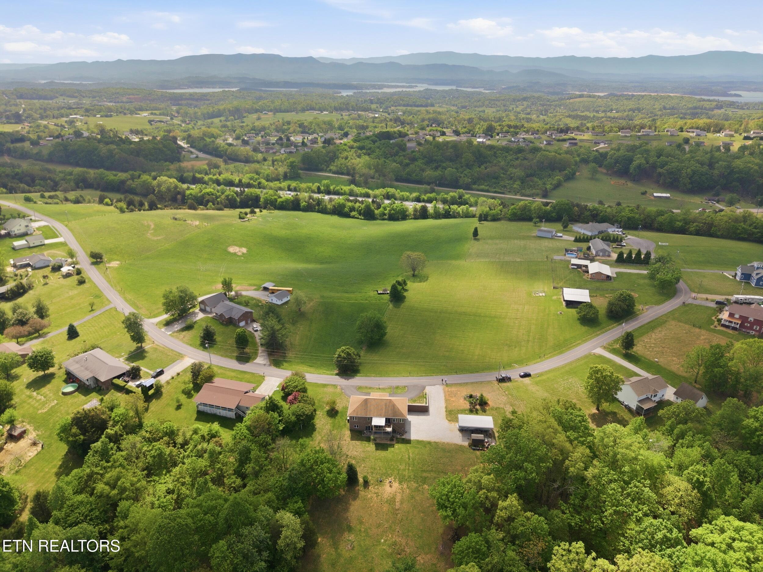 446 Gaut Road Dandridge, TN 37725 - Photo 16 of 59 17_446_gaut_rd_0016