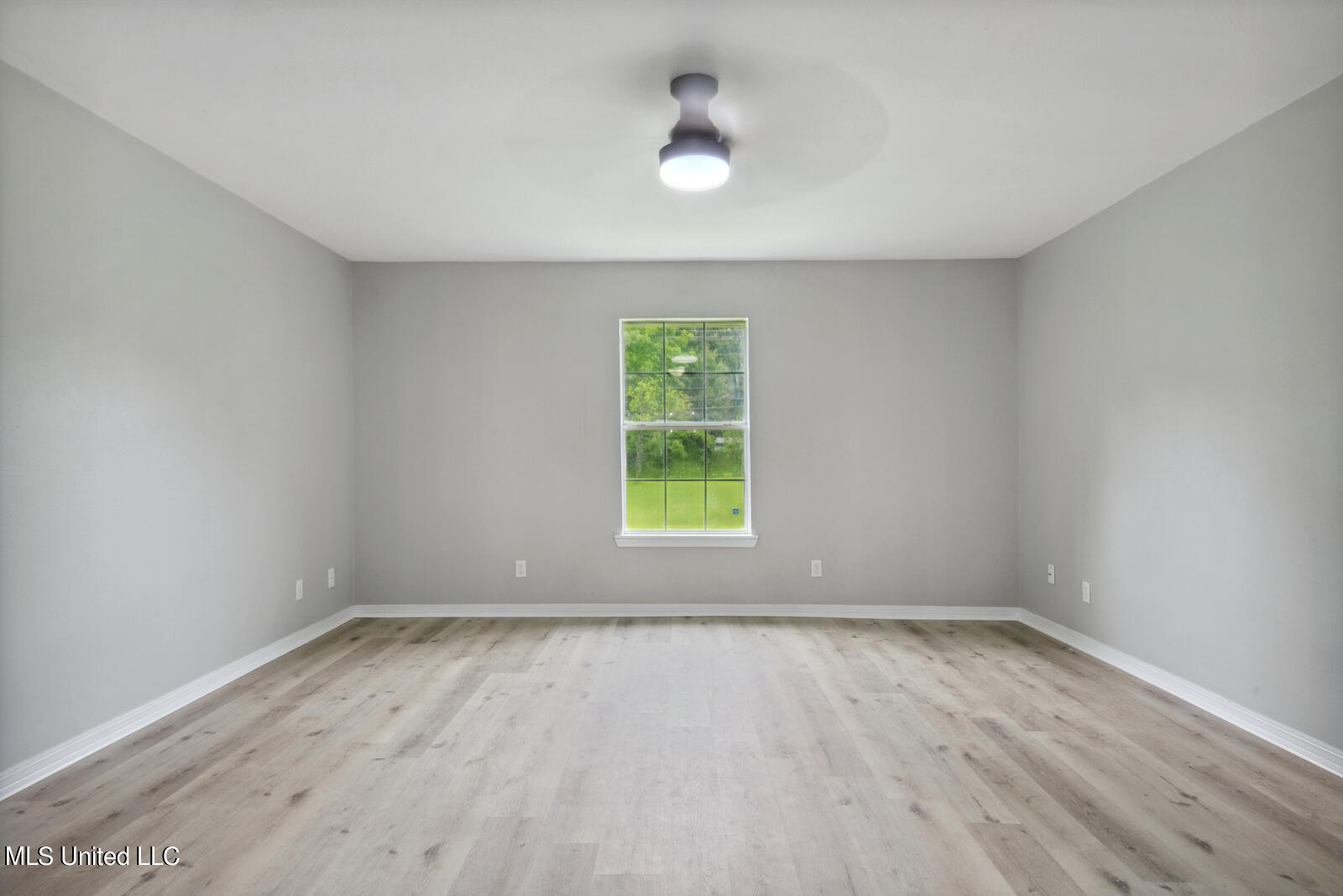 3520 Kenneth Cole Road Vancleave, MS 39565 - Photo 8 of 18 Master bedroom