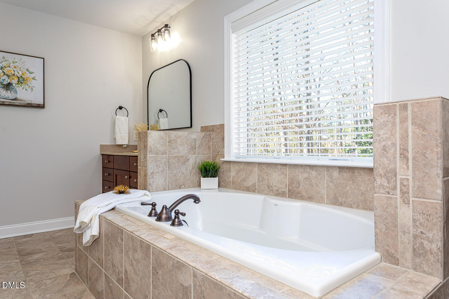 13022 Edsel Drive Raleigh, NC 27613 - Photo 10 of 29 Soaking tub