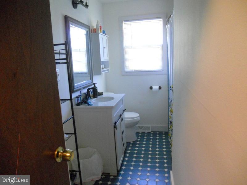 2 Winslow Road Sewell, NJ 08080 - Photo 16 of 27 Full Bath