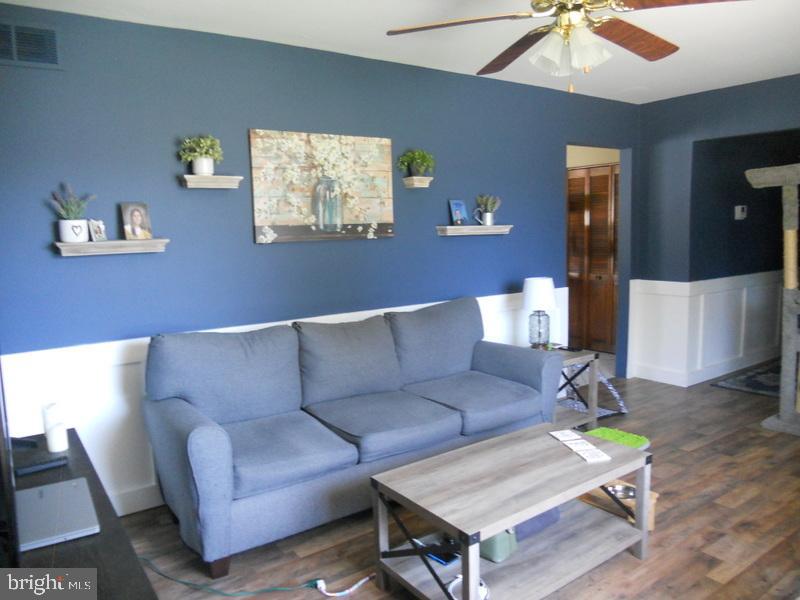 2 Winslow Road Sewell, NJ 08080 - Photo 6 of 27 Living Room