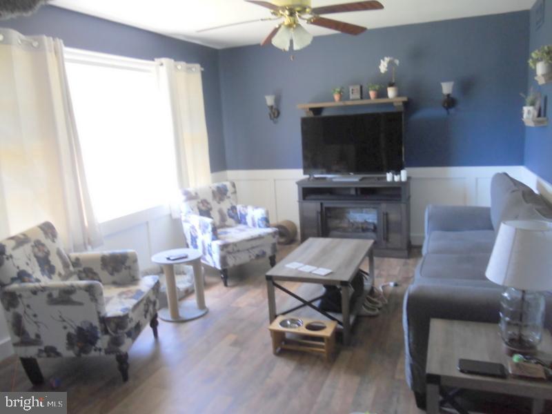 2 Winslow Road Sewell, NJ 08080 - Photo 7 of 27 Living Room