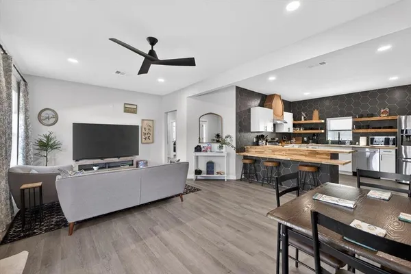 $289,000 | 209 North Broad Street, St. Jo, TX 76265