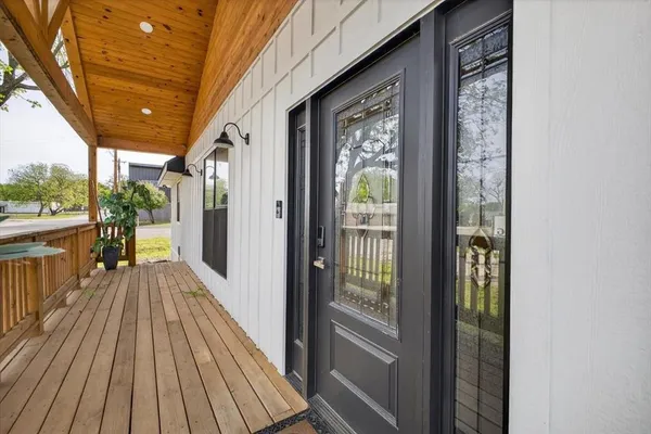 $289,000 | 209 North Broad Street, St. Jo, TX 76265
