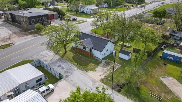 $289,000 | 209 North Broad Street, St. Jo, TX 76265