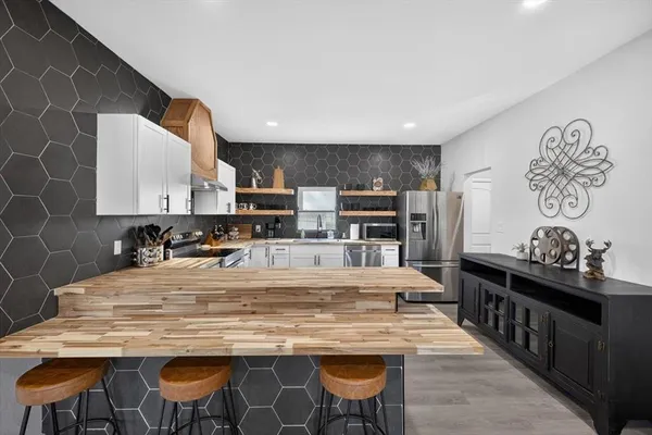 $289,000 | 209 North Broad Street, St. Jo, TX 76265