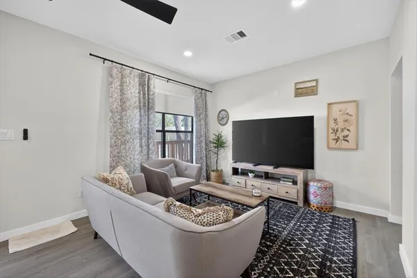 $289,000 | 209 North Broad Street, St. Jo, TX 76265
