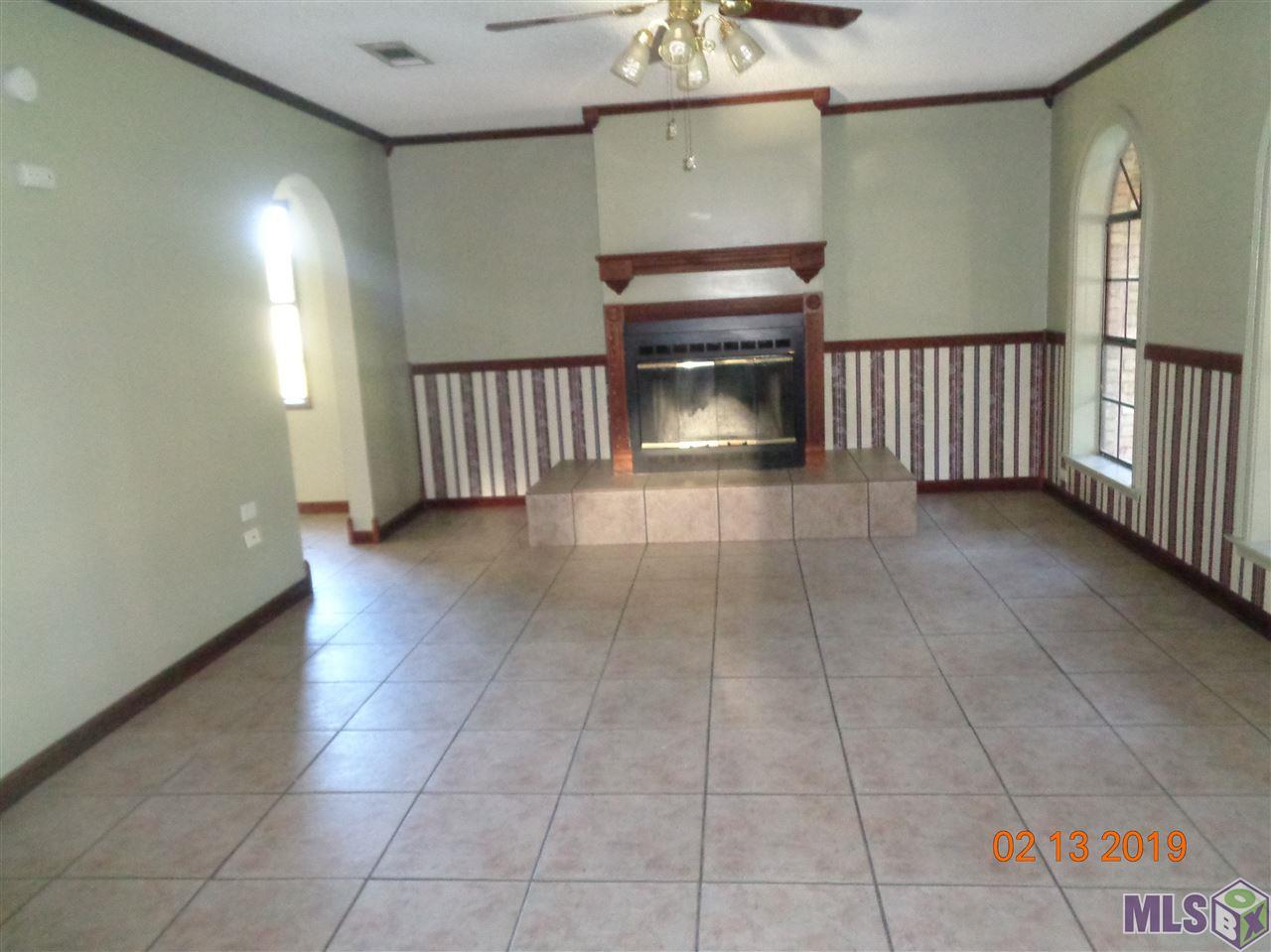 1404 Romy Drive Lockport, LA 70374 - Photo 2 of 12 Living Room