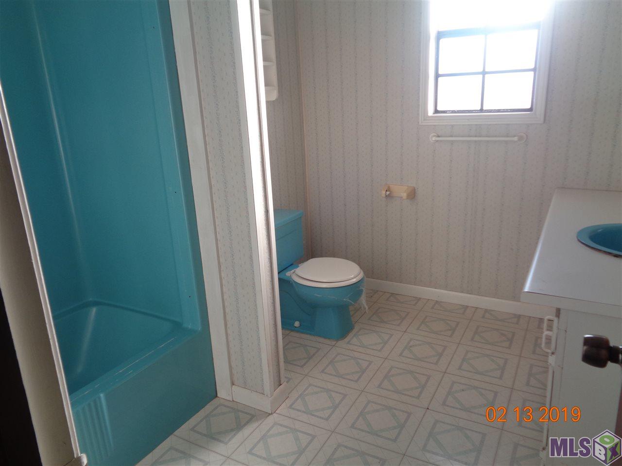 1404 Romy Drive Lockport, LA 70374 - Photo 10 of 12 Bath