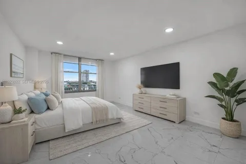 $455,000 | 301 174th Street, Unit 820, Sunny Isles Beach, FL 33160