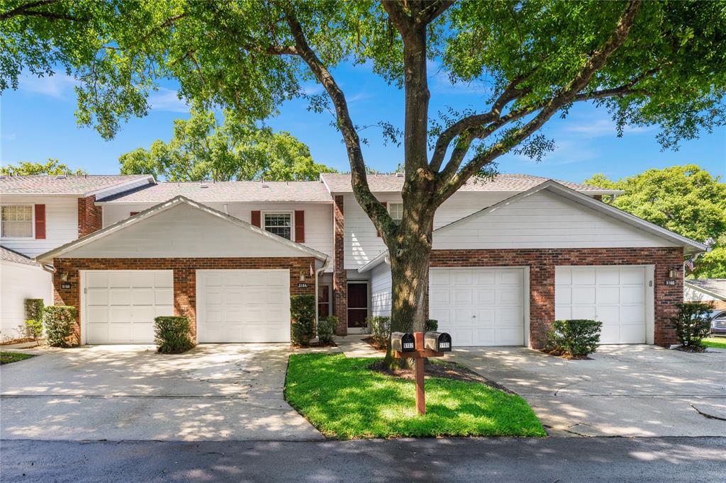 Amazing condo (townhome style living) in Lazy Oaks in Winter Park!