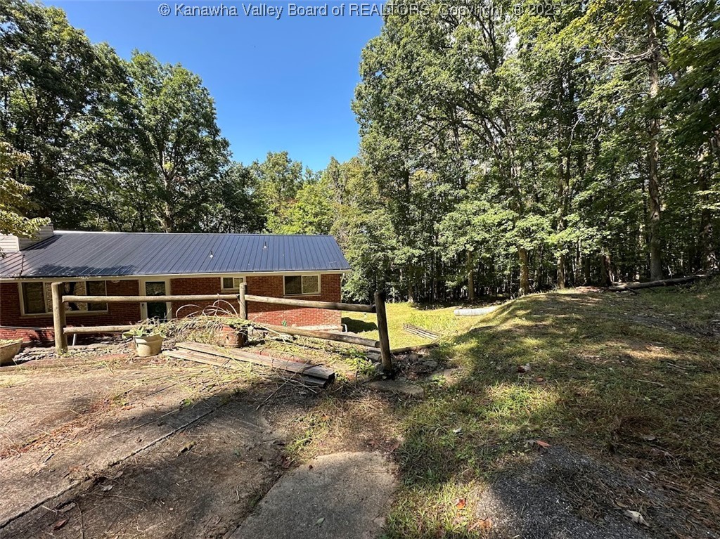 2145 Smith Road Charleston, WV 25314 - Photo 4 of 44 Gallery Image 4