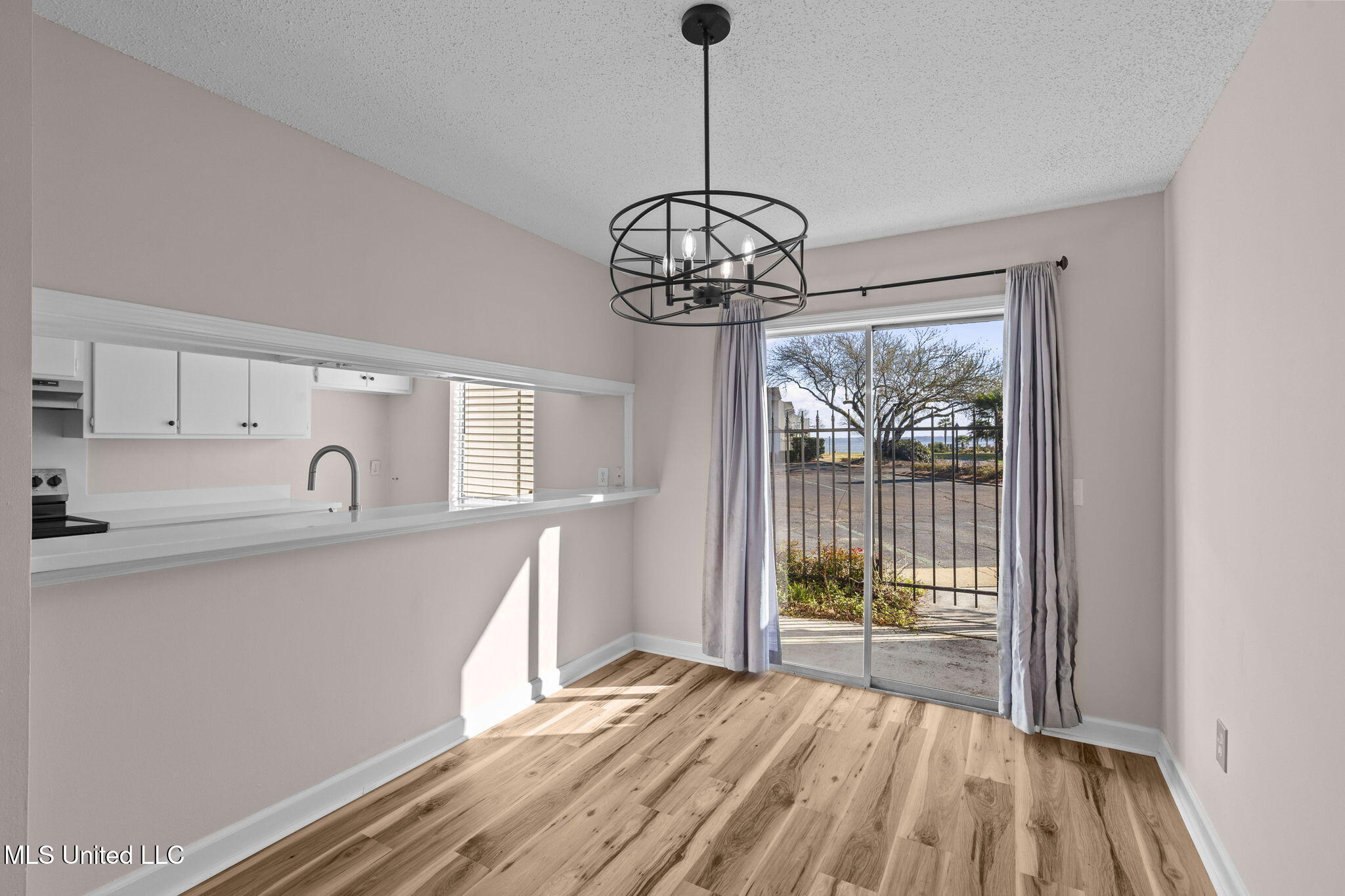 550 Post Road, Unit 1002 Ridgeland, MS 39157 - Photo 18 of 63 pc 1002 dining