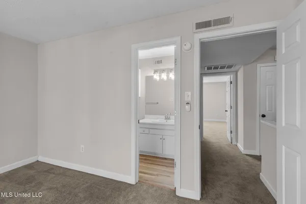 $255,000 | 550 Post Road, Unit 1002, Ridgeland, MS 39157