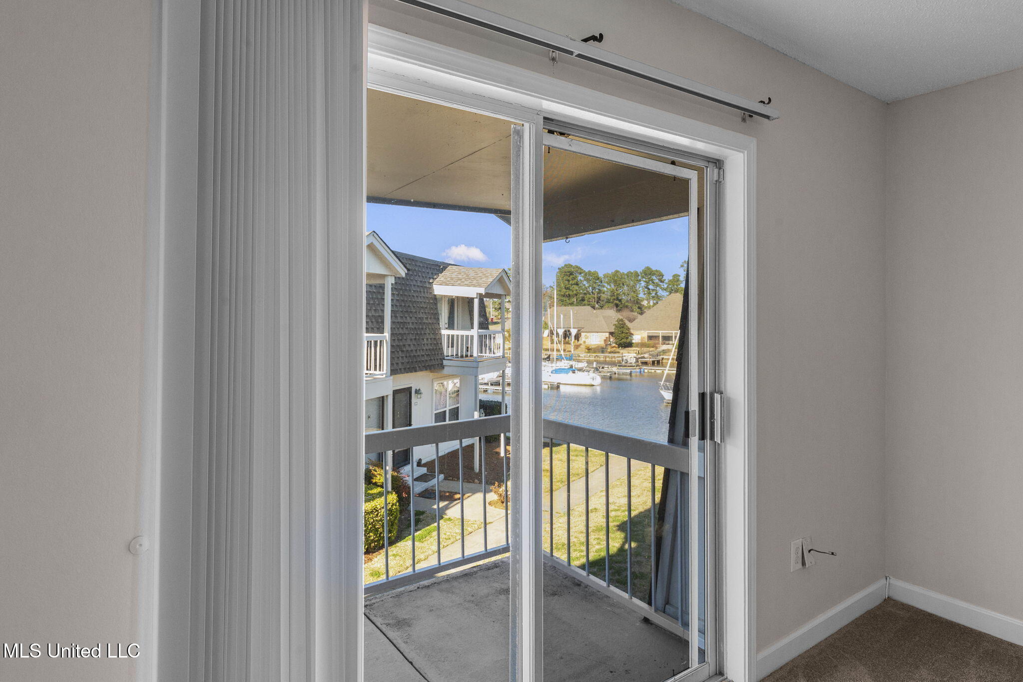 550 Post Road, Unit 1002 Ridgeland, MS 39157 - Photo 35 of 63 pc 1002 balcony