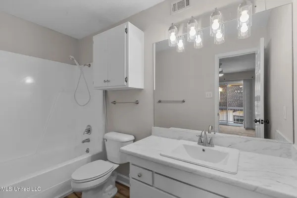 $255,000 | 550 Post Road, Unit 1002, Ridgeland, MS 39157