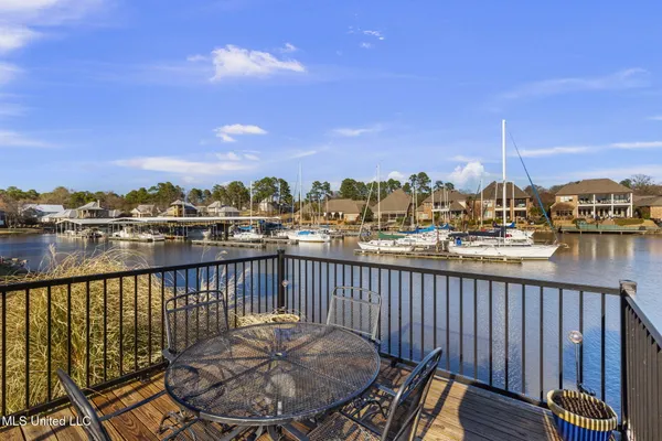 $255,000 | 550 Post Road, Unit 1002, Ridgeland, MS 39157