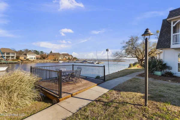 $255,000 | 550 Post Road, Unit 1002, Ridgeland, MS 39157