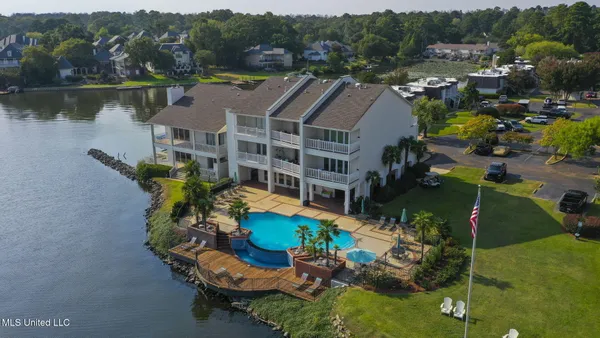 $255,000 | 550 Post Road, Unit 1002, Ridgeland, MS 39157