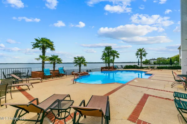 $255,000 | 550 Post Road, Unit 1002, Ridgeland, MS 39157