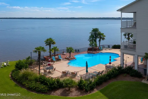 $255,000 | 550 Post Road, Unit 1002, Ridgeland, MS 39157
