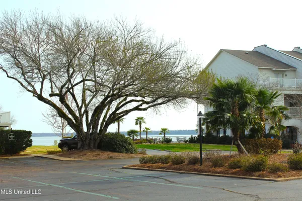 $255,000 | 550 Post Road, Unit 1002, Ridgeland, MS 39157