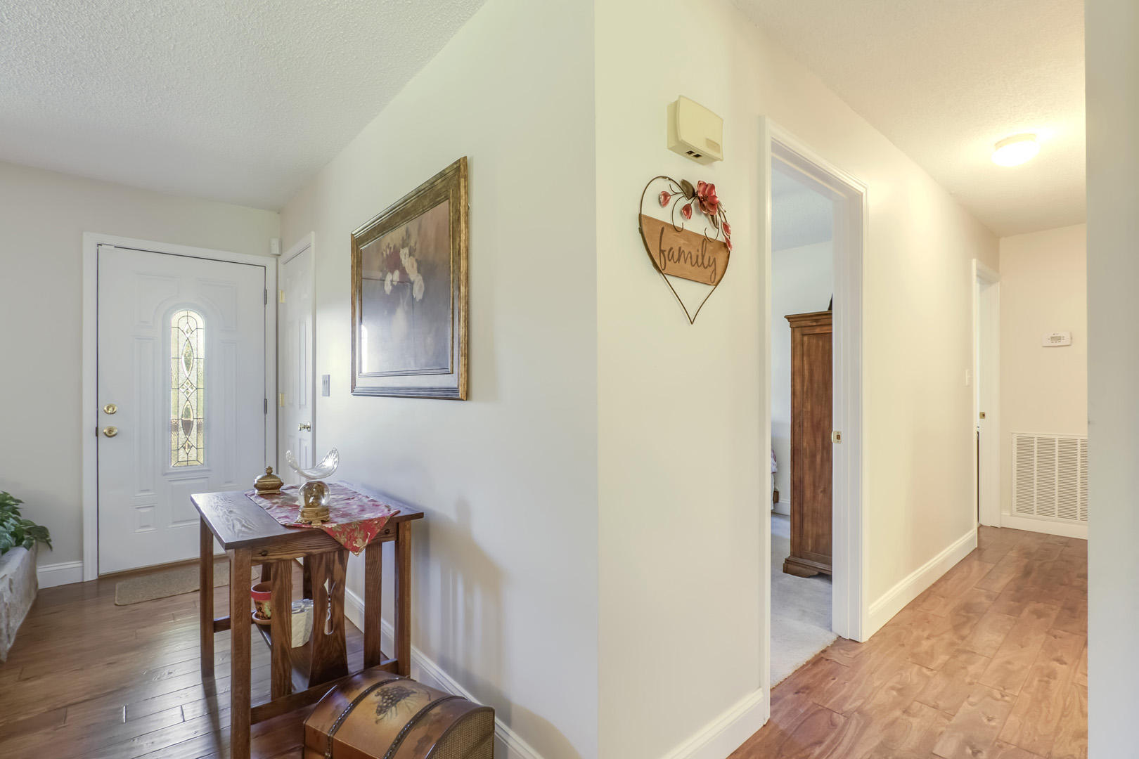 1868 James Ferry Road Kingston, TN 37763 - Photo 19 of 38 20_JamesFerryRoad_1868_Entry-Hall01