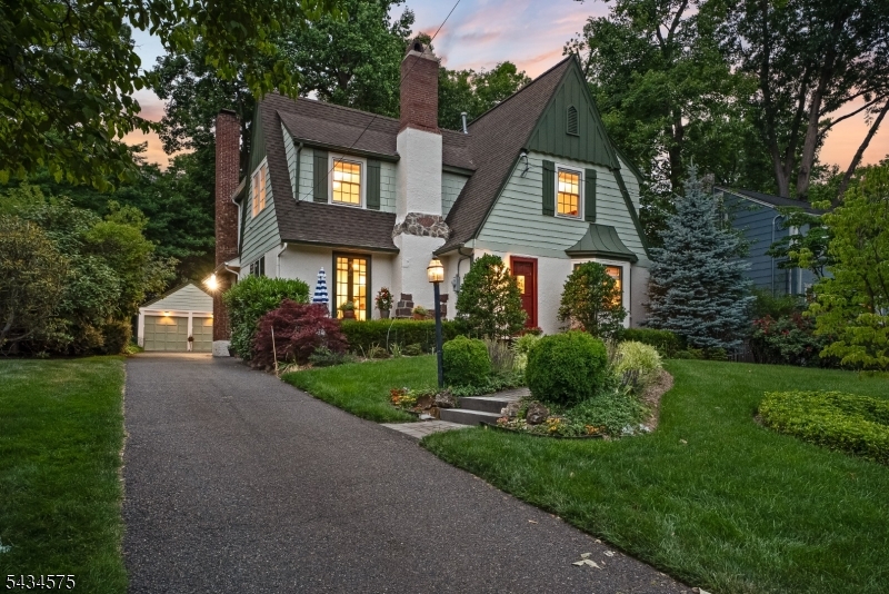 35 Woodland Road Short Hills, NJ 07078 - Photo 2 of 50