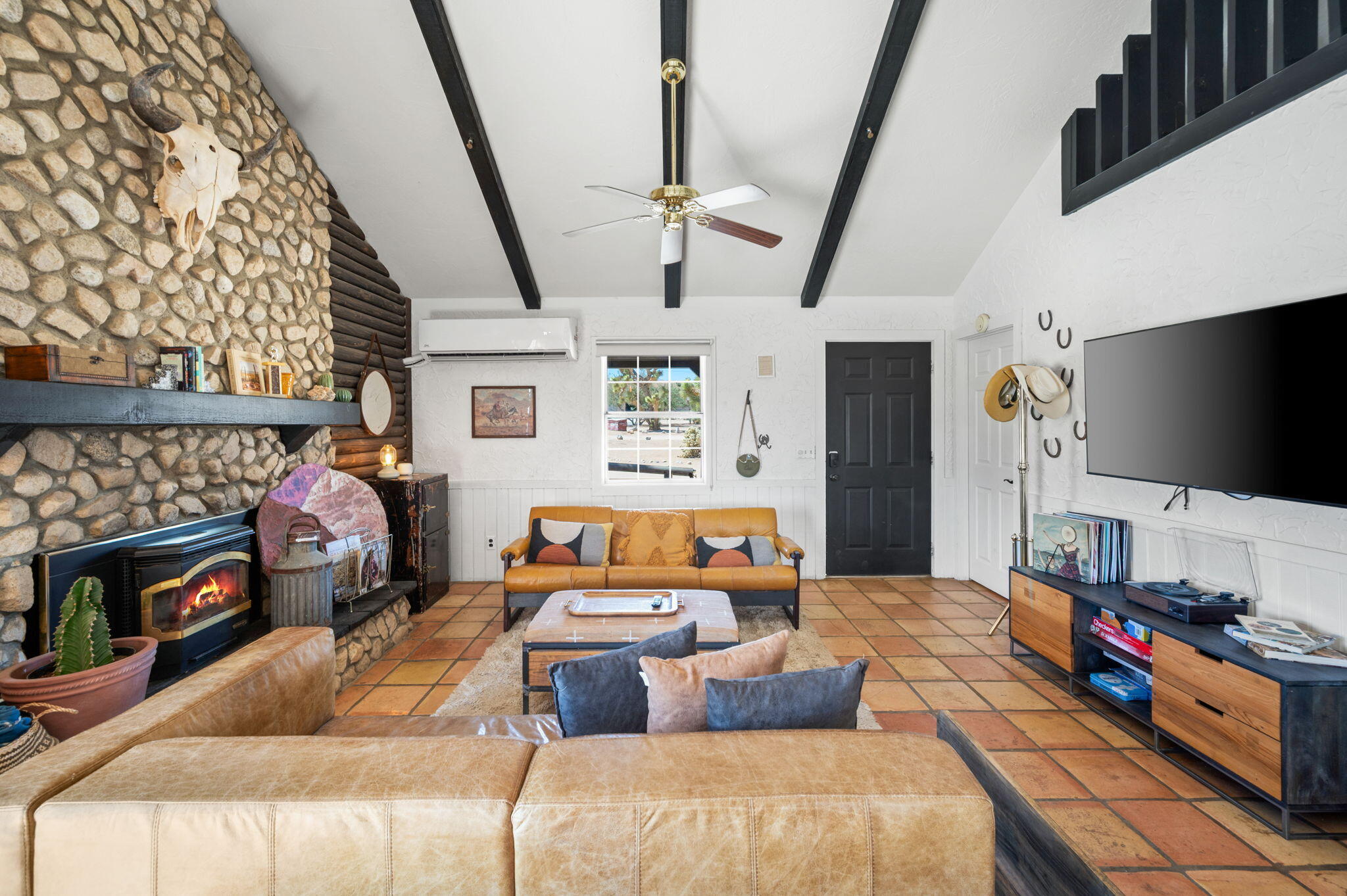 5177 Roy Rogers Road Pioneertown, CA 92268 - Photo 3 of 44 12-web-or-mls-DSC_5634