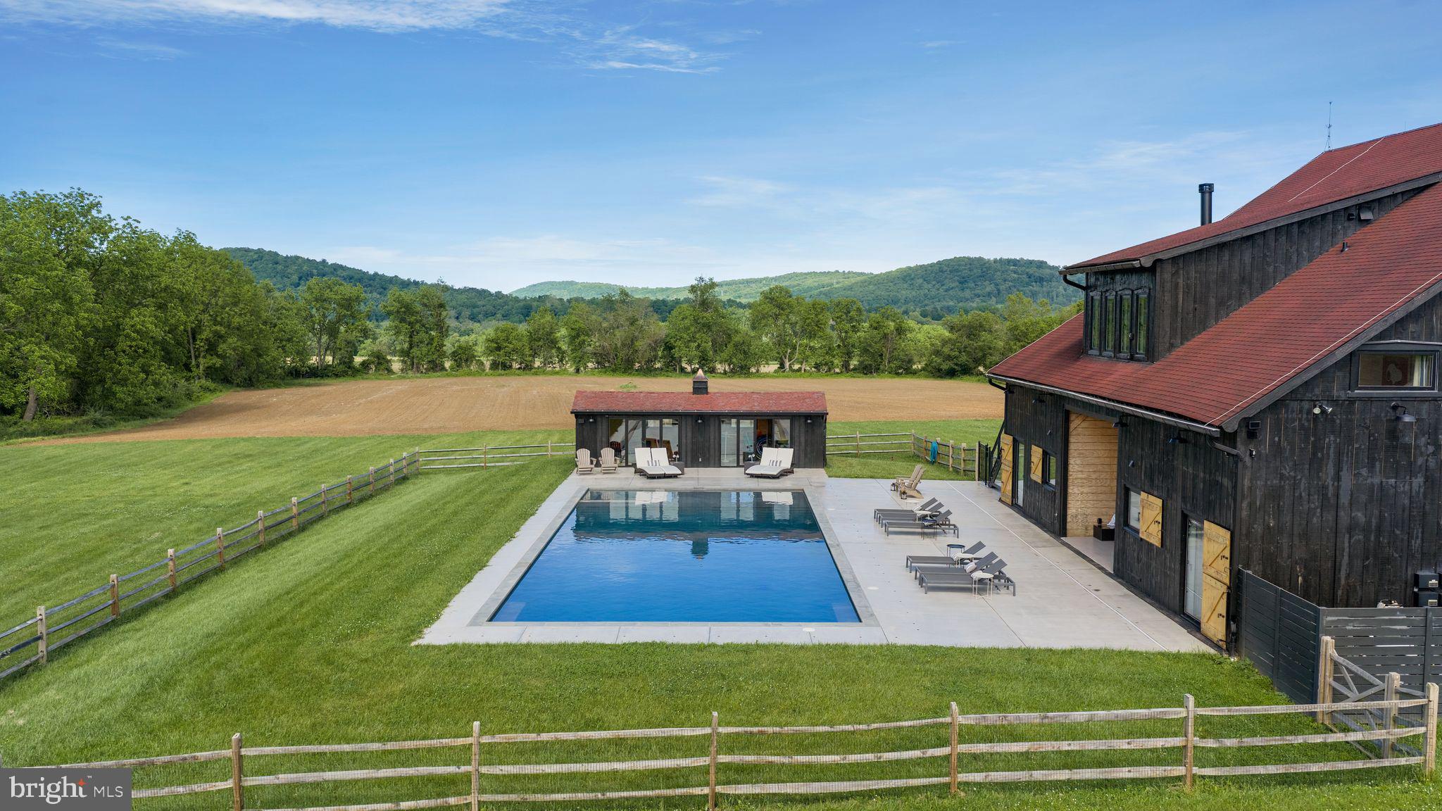 854 Spring Hill Road Riegelsville, PA 18077 - Photo 2 of 37