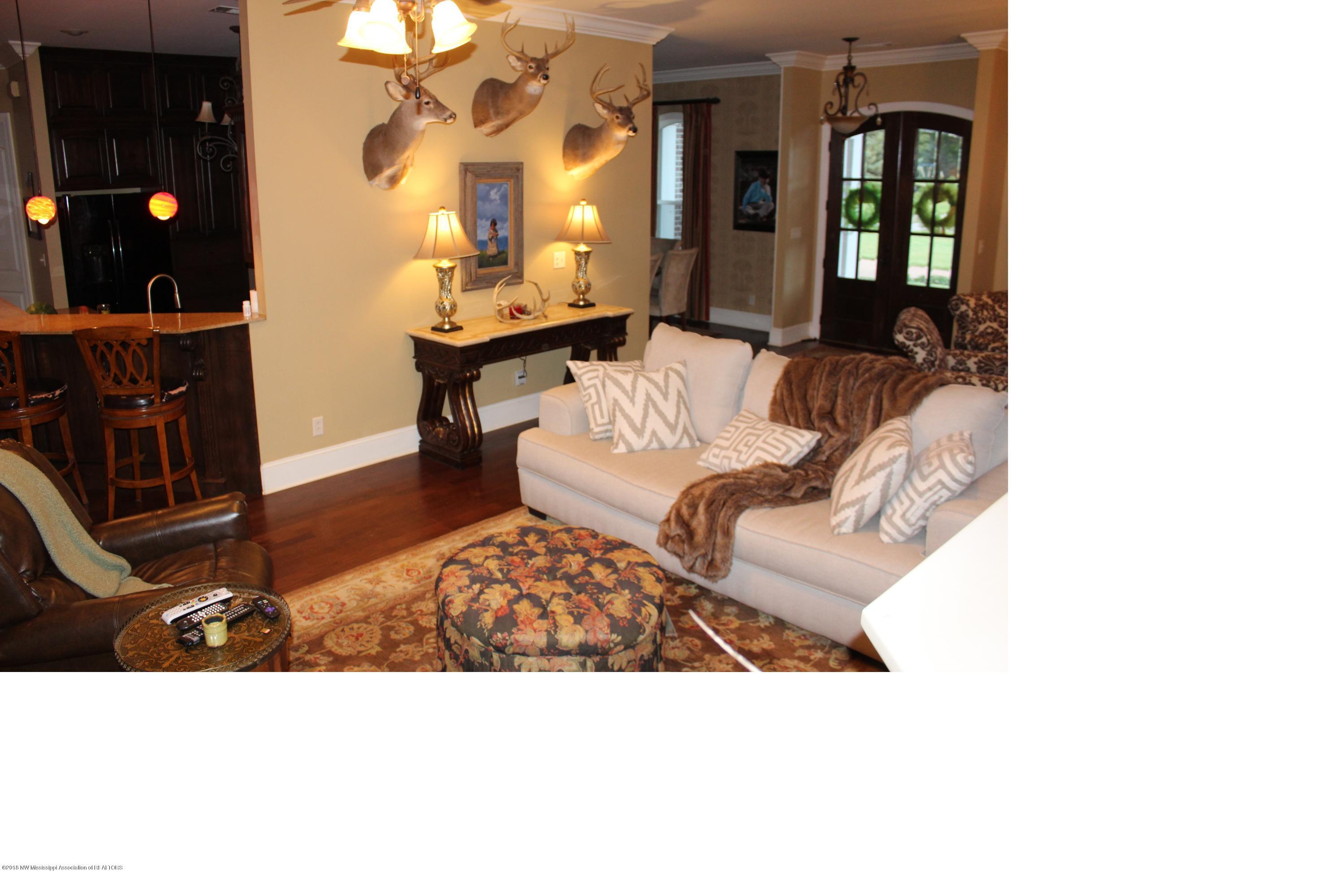 953 Ranchette Acres Batesville, MS 38606 - Photo 4 of 24 953 Ranchette 4 Living Room 2