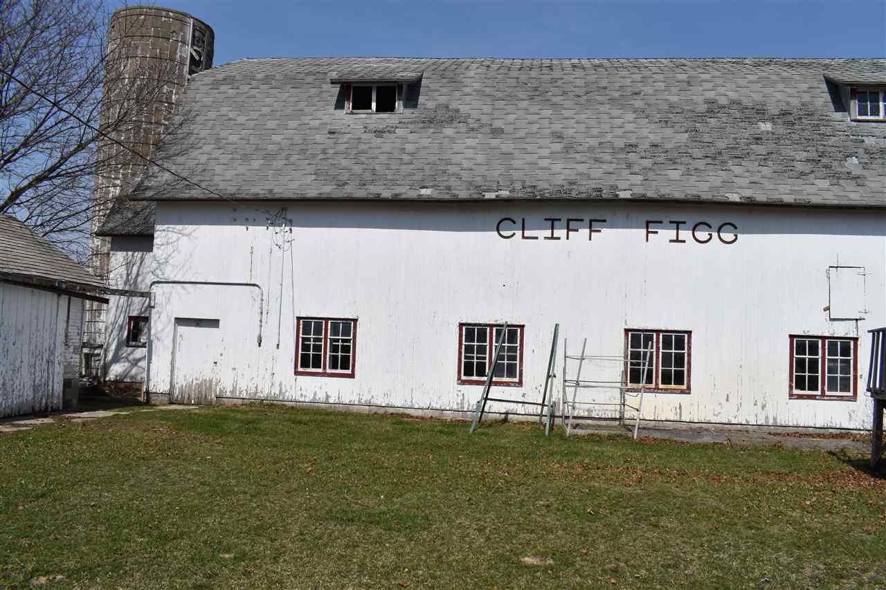 11595 East Blanchard Road Shepherd, MI 48883 - Photo 9 of 38 1886162-8.JPG