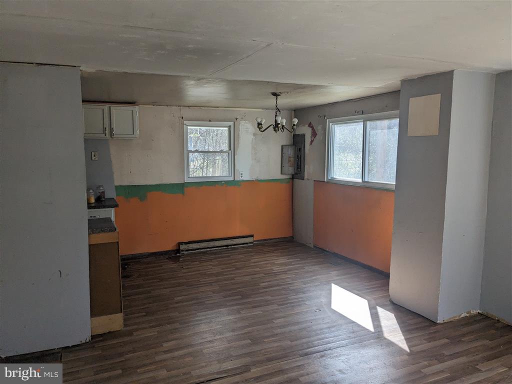 7891 Fredericks Hall Road Mineral, VA 23117 - Photo 3 of 6 Dining Room