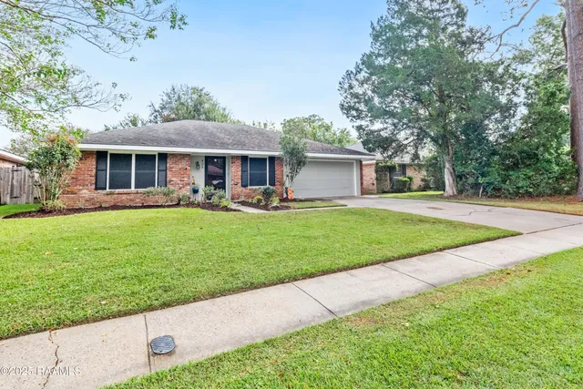 $269,000 | 405 Elmwood Drive, Lafayette, LA 70503